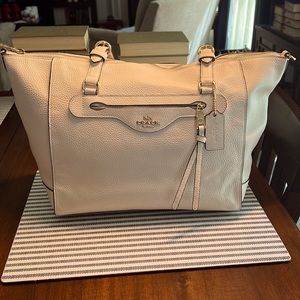 Coach Chalk Kleo Crossbody Tote